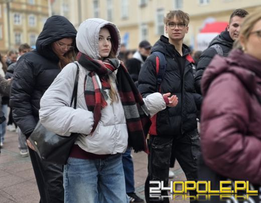 24. Polonez Maturzystów w Opolu. Ostatnia prosta przed maturą (WIDEO)