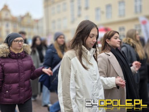 24. Polonez Maturzystów w Opolu. Ostatnia prosta przed maturą (WIDEO)