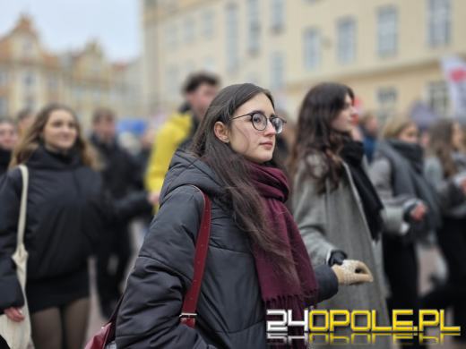 24. Polonez Maturzystów w Opolu. Ostatnia prosta przed maturą (WIDEO)