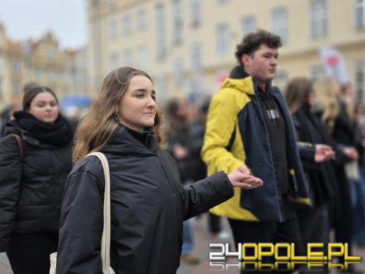 24. Polonez Maturzystów w Opolu. Ostatnia prosta przed maturą (WIDEO)