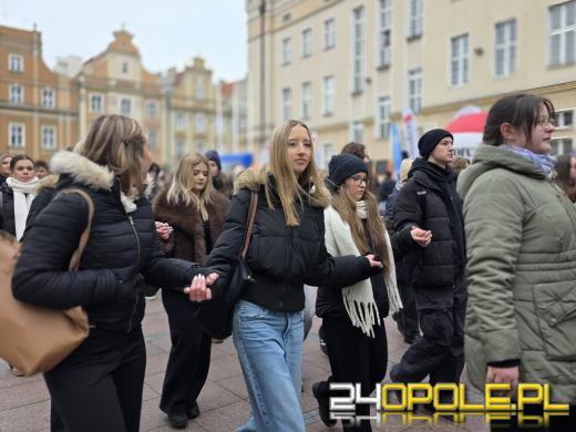 24. Polonez Maturzystów w Opolu. Ostatnia prosta przed maturą (WIDEO)