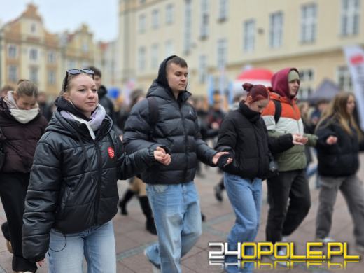 24. Polonez Maturzystów w Opolu. Ostatnia prosta przed maturą (WIDEO)