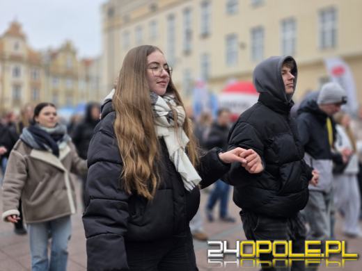 24. Polonez Maturzystów w Opolu. Ostatnia prosta przed maturą (WIDEO)