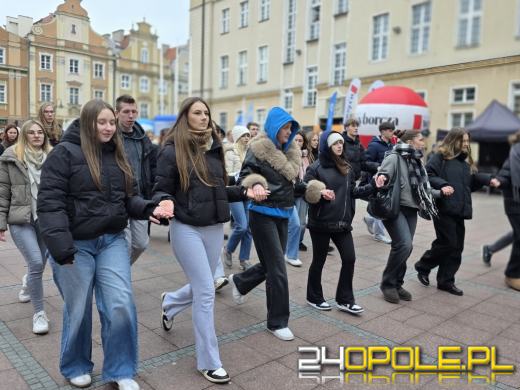 24. Polonez Maturzystów w Opolu. Ostatnia prosta przed maturą (WIDEO)