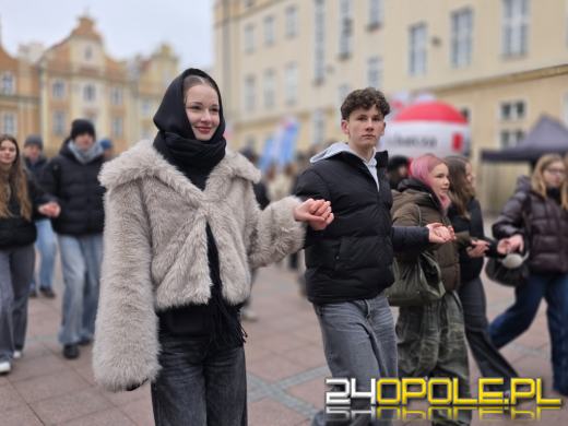 24. Polonez Maturzystów w Opolu. Ostatnia prosta przed maturą (WIDEO)