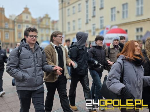 24. Polonez Maturzystów w Opolu. Ostatnia prosta przed maturą (WIDEO)