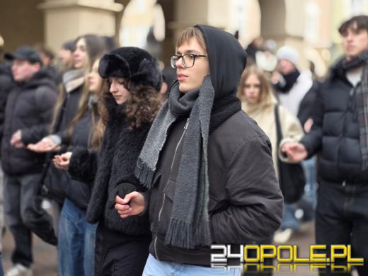24. Polonez Maturzystów w Opolu. Ostatnia prosta przed maturą (WIDEO)