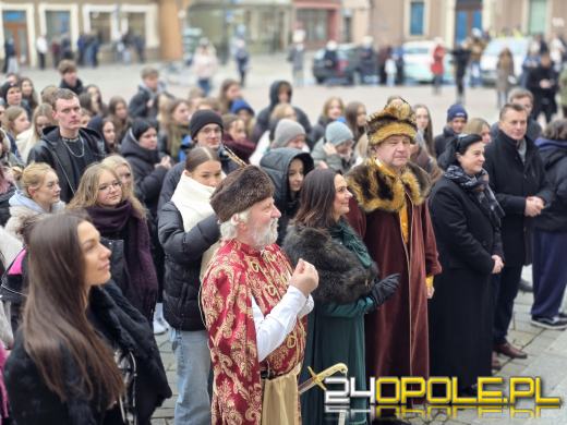 24. Polonez Maturzystów w Opolu. Ostatnia prosta przed maturą (WIDEO)