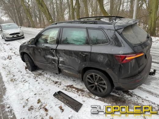 Ślisko na drogach. Policja apeluje o ostrożną jazdę 