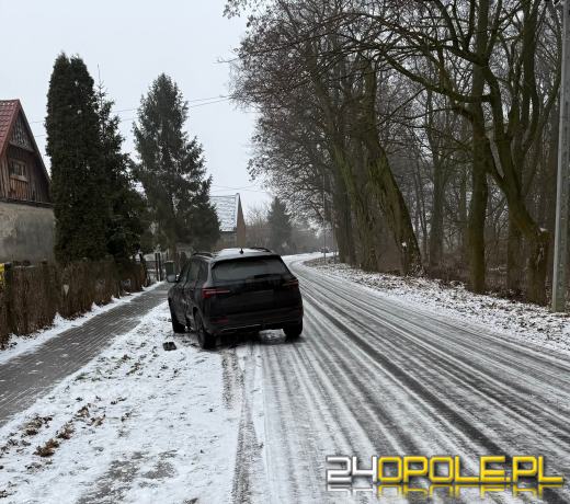 Ślisko na drogach. Policja apeluje o ostrożną jazdę 