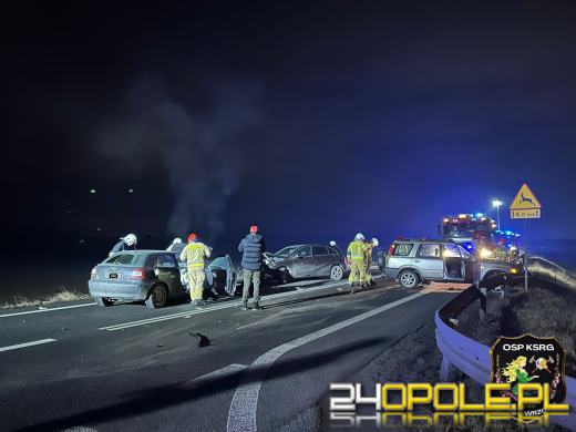 Wypadek na obwodnicy Opola. Zderzenie czterech aut, pięć osób rannych
