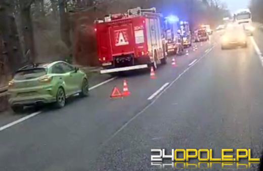 Ciężarówka w rowie na DK46 w Dąbrowie. Utrudnienia w ruchu