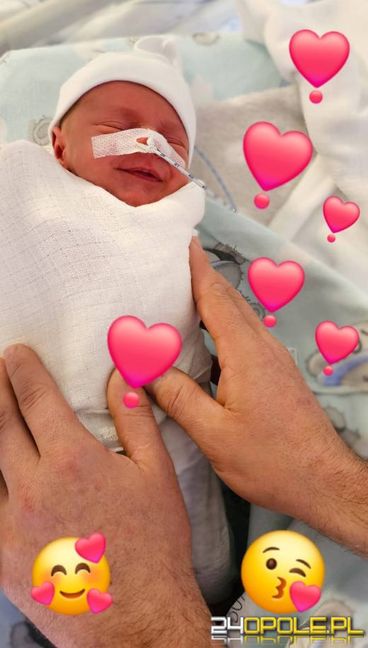 Walentynki na oddziale neonatologicznym. Szpital pokazał rodzinne chwile