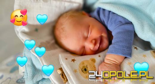 Walentynki na oddziale neonatologicznym. Szpital pokazał rodzinne chwile