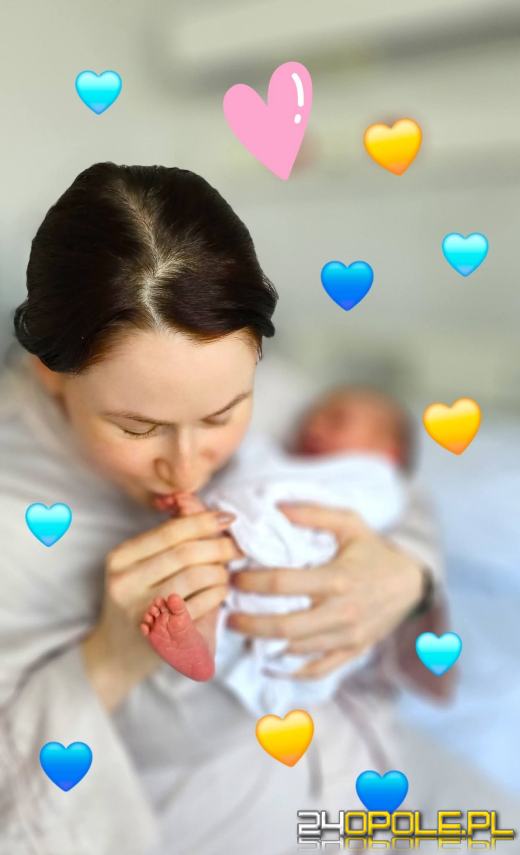 Walentynki na oddziale neonatologicznym. Szpital pokazał rodzinne chwile