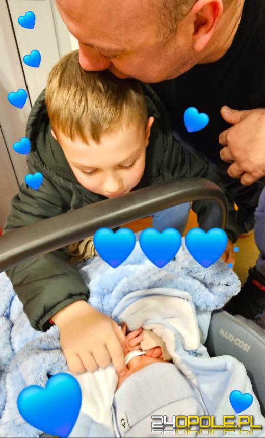 Walentynki na oddziale neonatologicznym. Szpital pokazał rodzinne chwile