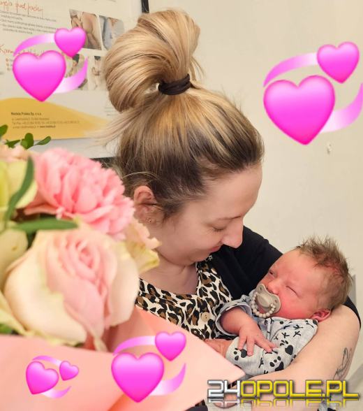 Walentynki na oddziale neonatologicznym. Szpital pokazał rodzinne chwile