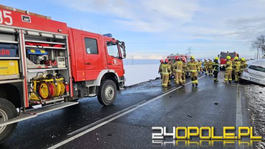 Zderzenie trzech aut na DK45. Ruch wahadłowy w Polskiej Cerekwi