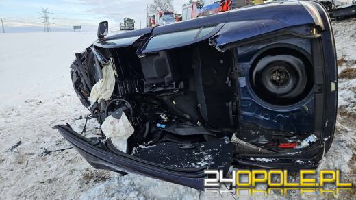 Zderzenie trzech aut na DK45. Ruch wahadłowy w Polskiej Cerekwi