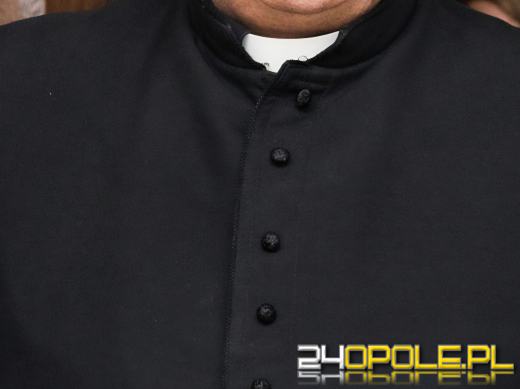 Blisko połowa księży deklaruje doświadczenie agresji. Nowy raport pokazuje skalę zjawiska.
