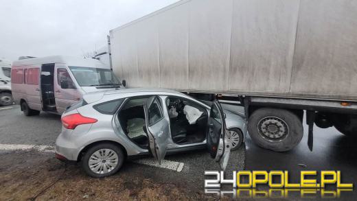 Zderzenie trzech pojazdów na DK39 w rejonie Łukowic Brzeskich