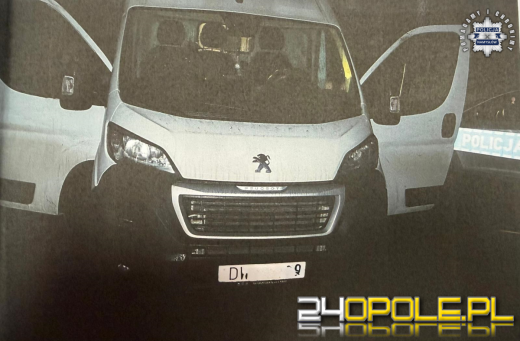 Bus na kradzionych tablicach. W środku pijany kierowca, łomy i noktowizor