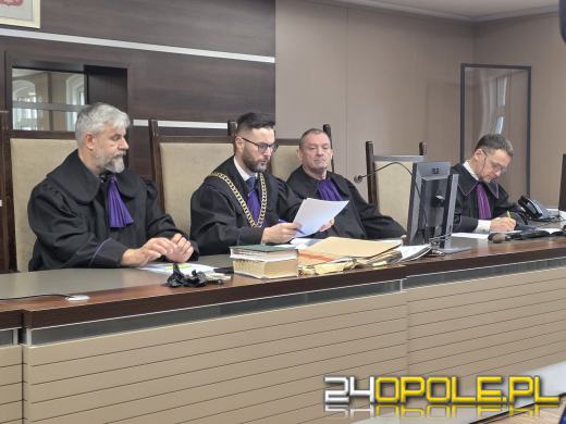 Ruszył proces 60-latka oskarżonego o usiłowanie zabójstwa brata siekierą