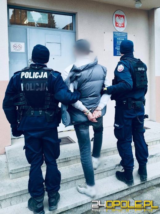 Kradzież na blisko 7 tysięcy złotych, fałszywe dane osobowe, cztery listy gończe