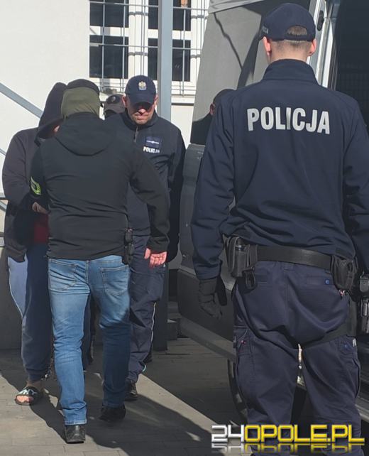 17-latek trafił do prokuratury w Strzelcach Opolskich. Trwa jego przesłuchanie