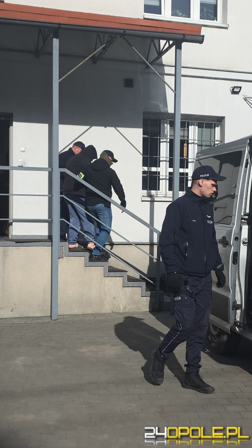 17-latek trafił do prokuratury w Strzelcach Opolskich. Trwa jego przesłuchanie