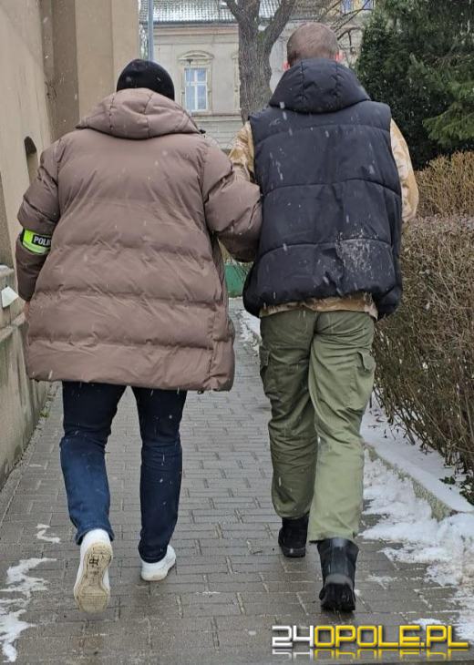 Poszedł do szkoły nie po wiedzę, a po łupy