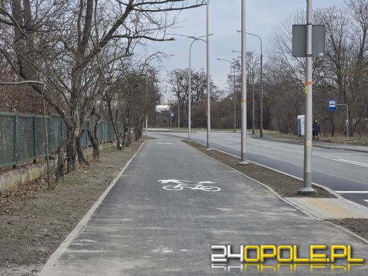Nowa droga pieszo-rowerowa i przystanek przy Rataja