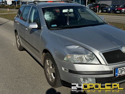 Potrącenie na przejściu dla pieszych w Opolu. Droga zablokowana. Nie żyje jedna osoba