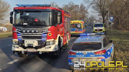 Zderzenie dwóch aut na ulicy Wrocławskiej w Opolu. Droga zablokowana