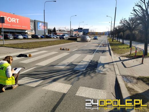 Policja wyjaśnia okoliczności potrącenia na przejściu w Opolu. 73-latka zmarła w szpitalu