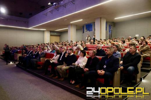 Jak reagować w sytuacji zagrożenia? Spotkanie o bezpieczeństwie w Ozimku