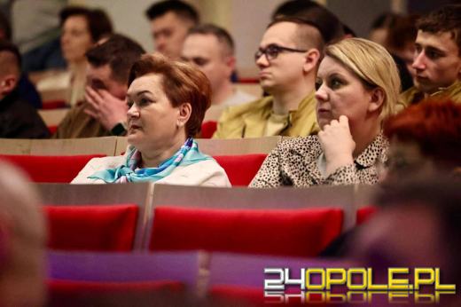 Jak reagować w sytuacji zagrożenia? Spotkanie o bezpieczeństwie w Ozimku