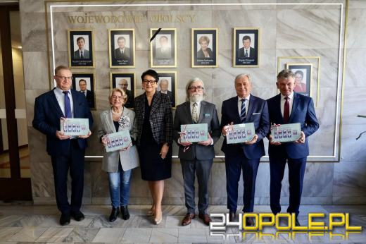 Nowa galeria w Opolskim Urzędzie Wojewódzkim upamiętnia wojewodów regionu