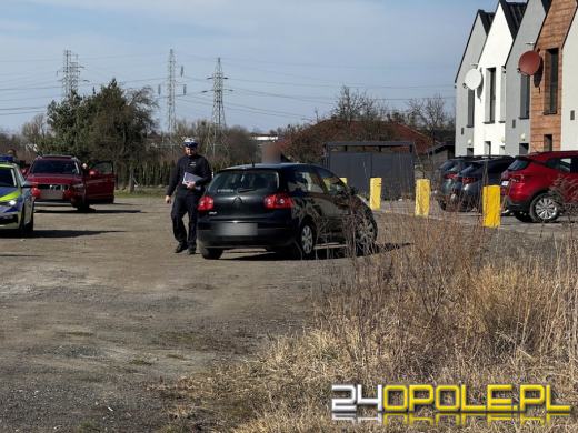 Cofając samochodem potrącił 3-letniego syna