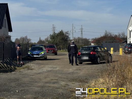 Cofając samochodem potrącił 3-letniego syna