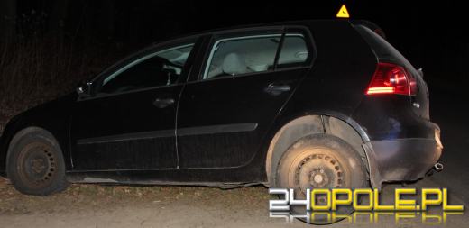 Nietrzeźwy kierujący zakończył przejażdżkę w przydrożnym rowie