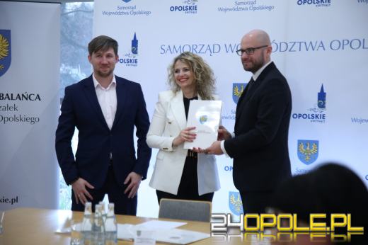 Sportowe inwestycje z dofinansowaniem. Umowy dla ośmiu samorządów