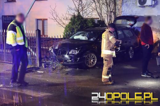 Nocny wypadek na skrzyżowaniu w Opolu. Interweniowały służby