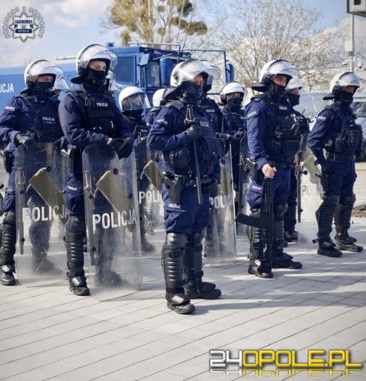 Mecz Odry Opole z Wisłą Kraków pod nadzorem policji. Były zatrzymania