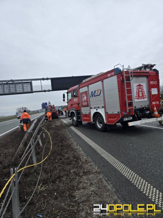 Atak padaczki za kierownicą. Auto uderzyło w bariery na A4
