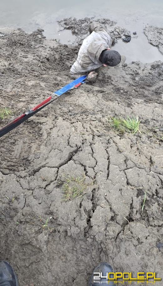 Policjanci z Kietrza wyciągnęli mężczyznę z rzeki