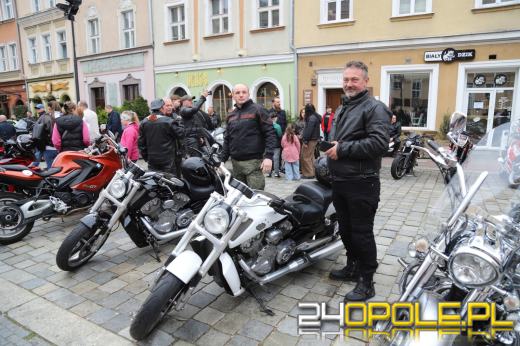 Motojajeczko na opolskim rynku mimo niesprzyjającej pogody