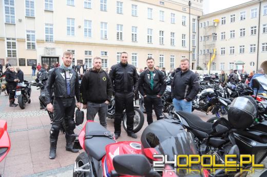 Motojajeczko na opolskim rynku mimo niesprzyjającej pogody