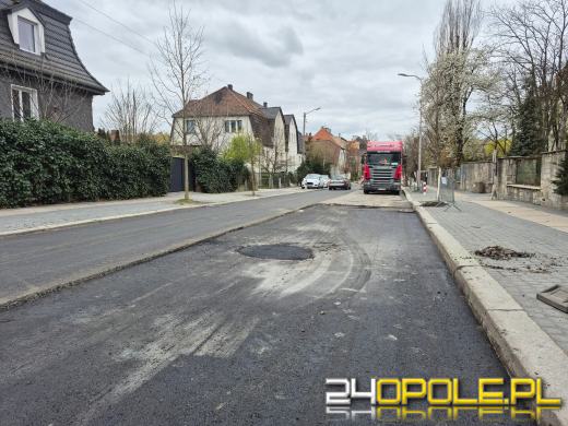 Kośnego na finiszu remontu. Trwają ostatnie prace asfaltowe
