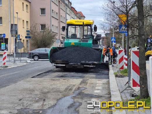 Kośnego na finiszu remontu. Trwają ostatnie prace asfaltowe